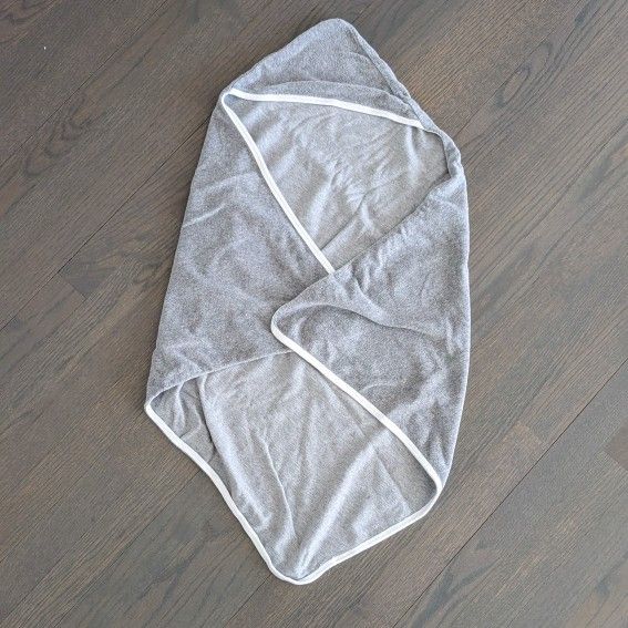 Burt's Bees Baby ORGANIC Cotton Hooded Towel, Grey
