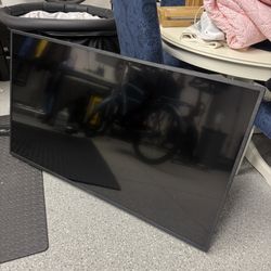 Insignia 55 Inch Smart TV With Wall Mount Hardware