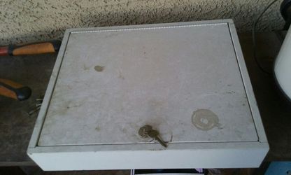 White Valet/Apt Key Lock Box