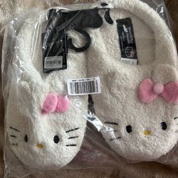 Hello kitty House Slippers - Medium (7)