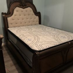 Queen Size Bed Frame  / Mattress Included.      Cama Queen  Colchon Incluido Nueva En Caja 