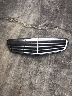 2008-2011 Mercedes C300 grill new