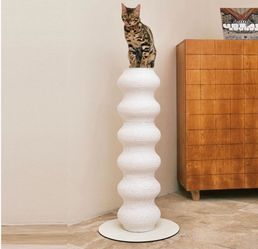 Vertical large cat scratching post climbing tree