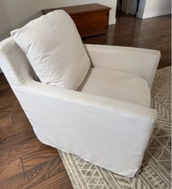 2 Swivel Chairs