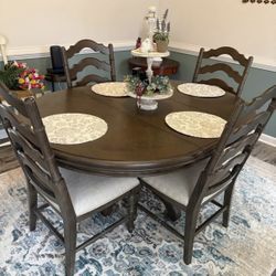 American Signature Dining Room Set 