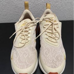 Perfect Condition  Size 8.5            OLYMPIA PICK UP 