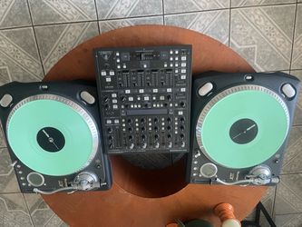 Numark TTX Turntables Plus +Bonus