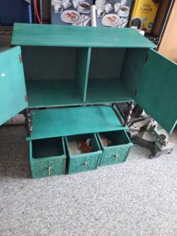 Wall cabinet