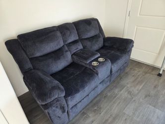 Dark gray sofa and loveseat like new