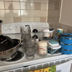 Miscellaneous kitchen items 
