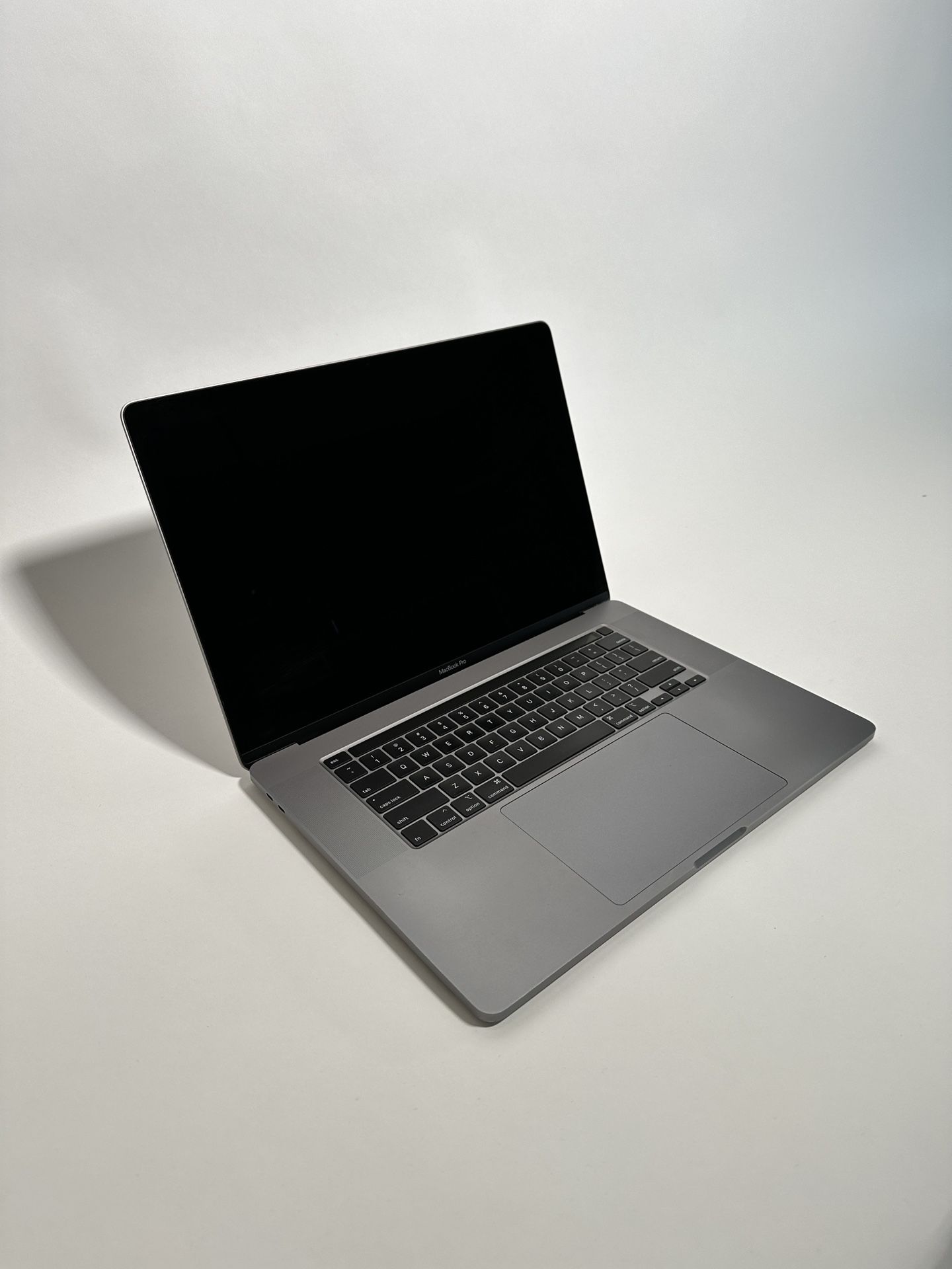 Apple 16” MacBook Pro Retina Touch Bar (2019)