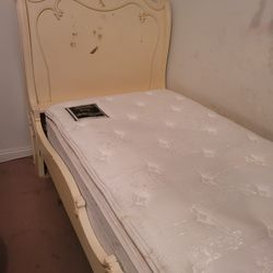 Twin Bedroom T
