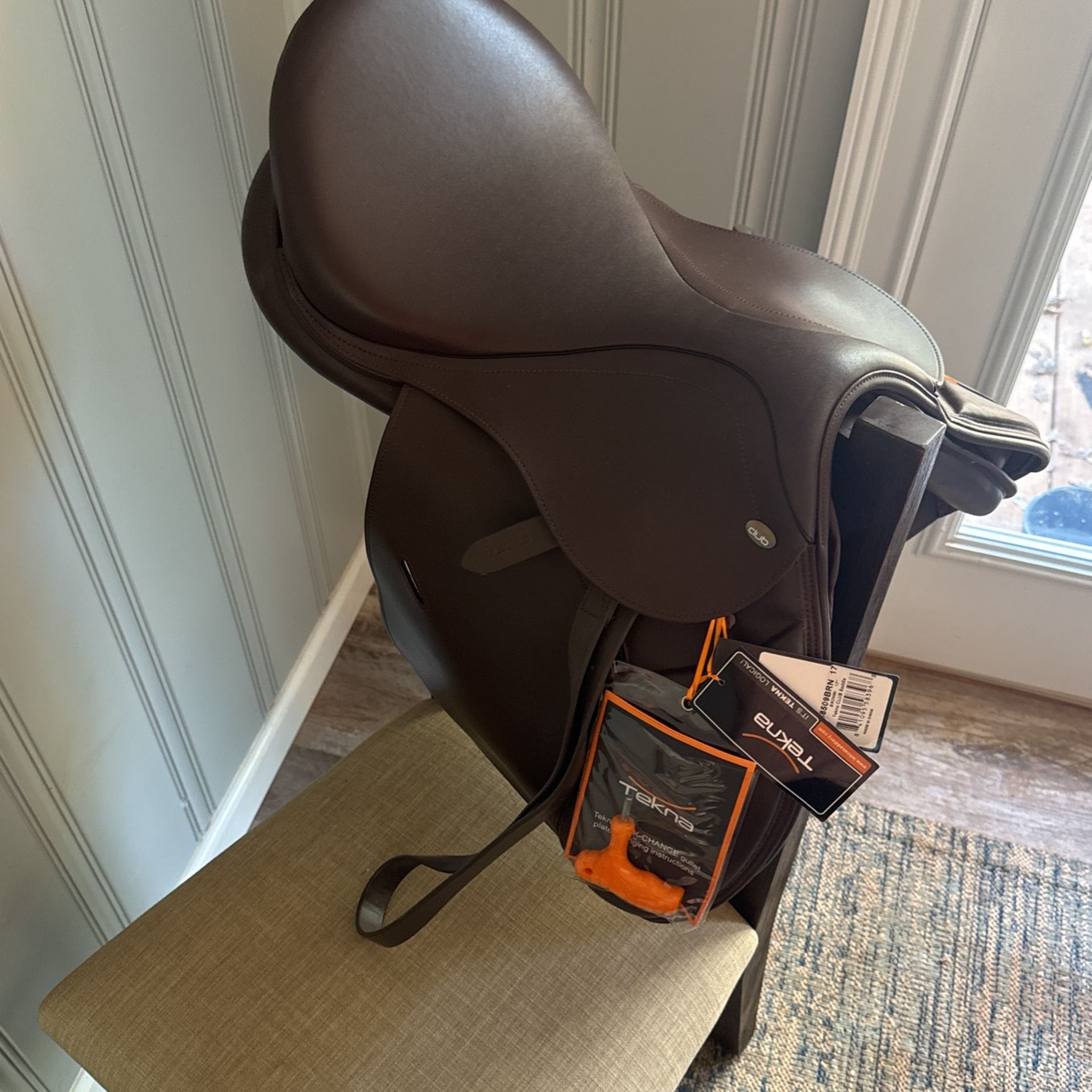 BRAND NEW SADDLE