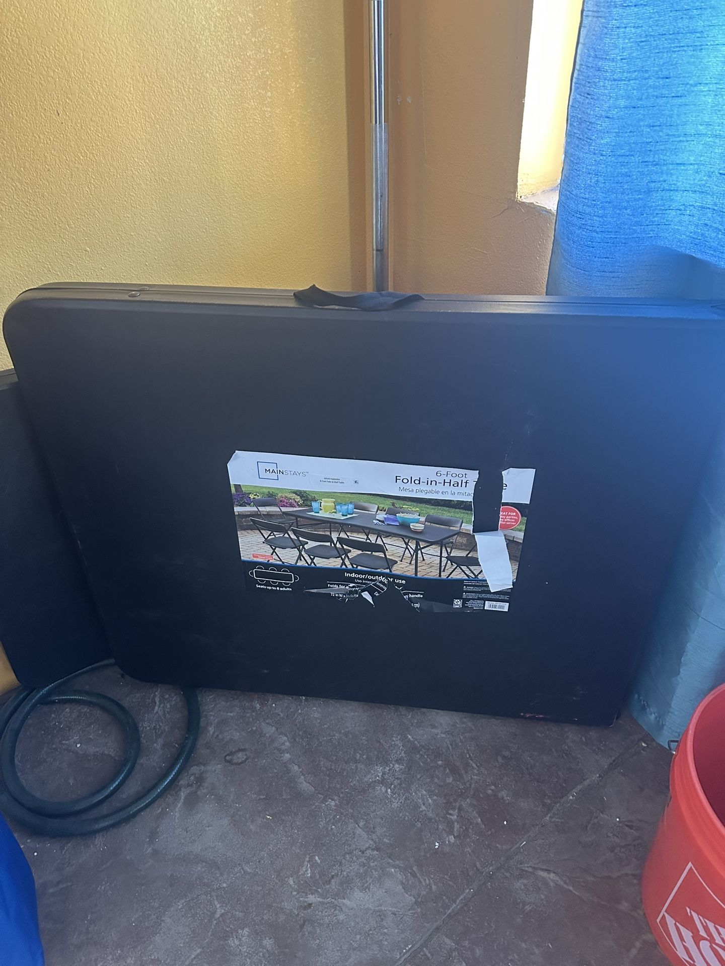 6 Feet Foldable Table