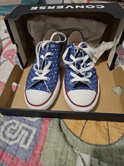 Converse Shoes Size 4 In Woman