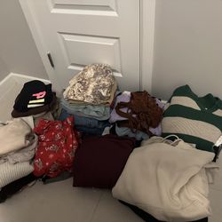 Women's  Clothes (take Everything For $55)