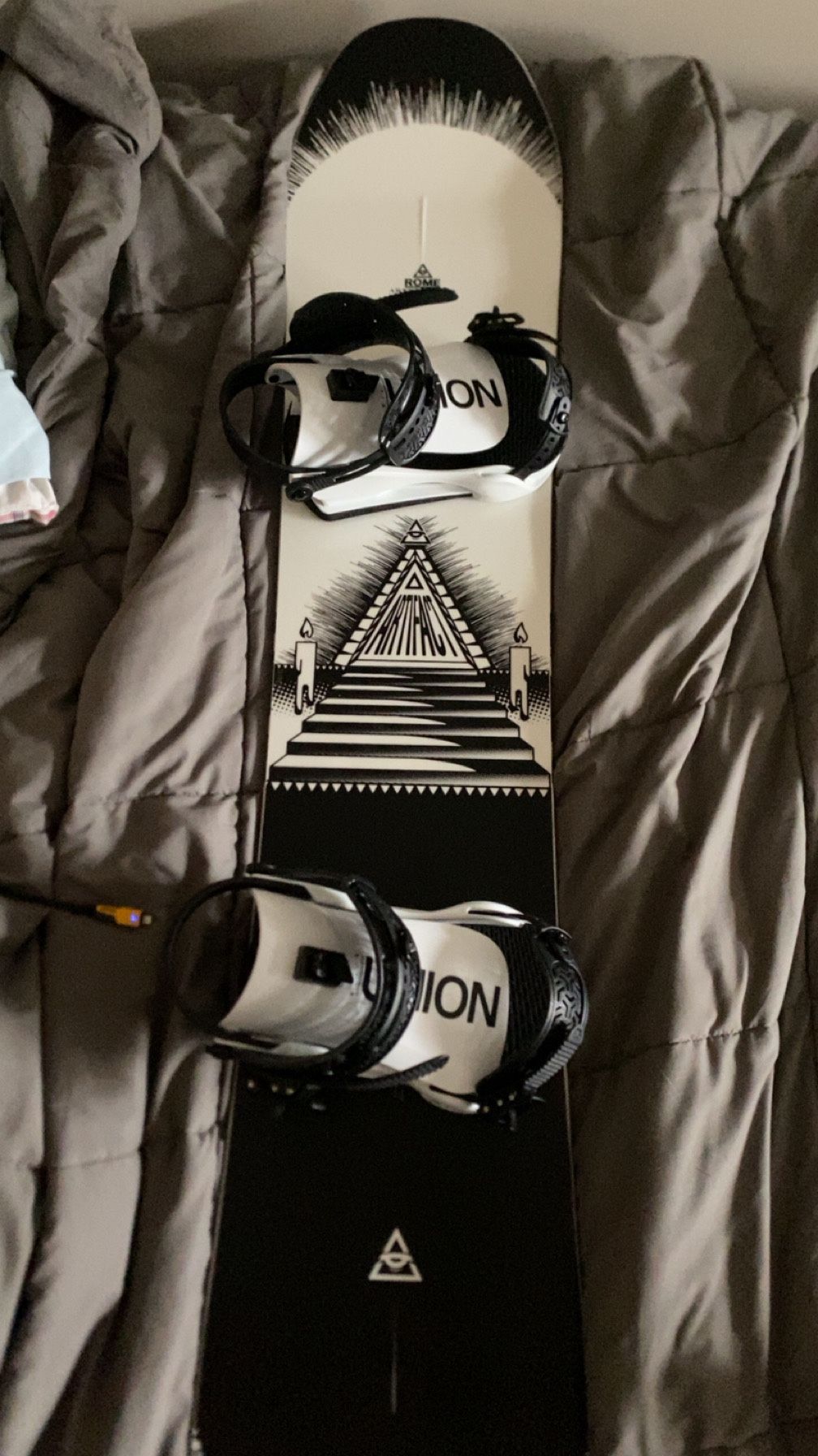 Rome Artifact Snowboard With Union Bindings