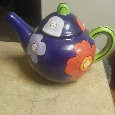 Ceramic beautiful tea pot