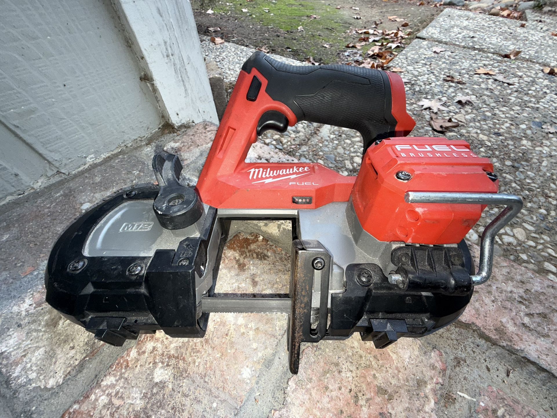Milwaukee M12 FUEL Compact Band Saw 
