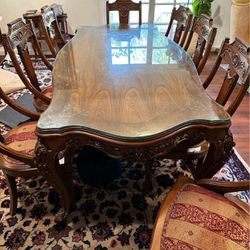Italian Solid Wood Dinning Table And 8 Chairs 