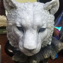 Snow Leopard Statue