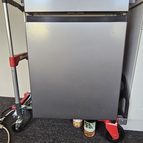 HiSense Compact Refrigerator/Freezer
