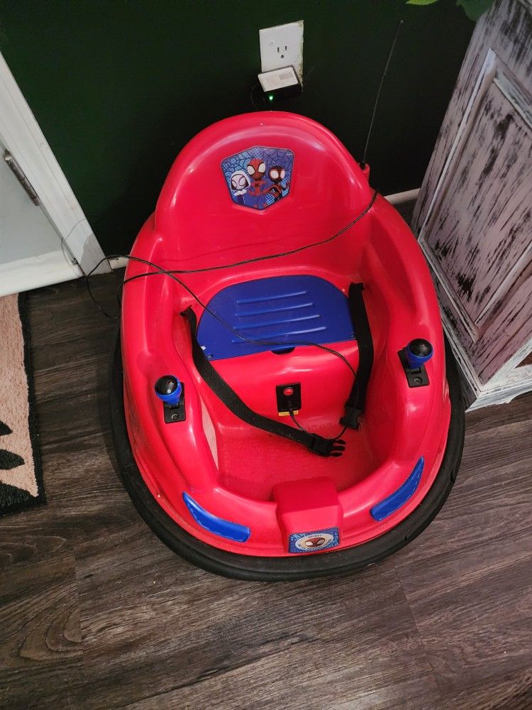 Like New Spiderman Ride On Toy Bumper Car With Lights