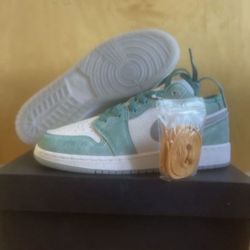 Nike Air Jordan 1 Low GS New Emerald DO8244-301 Size 6Y Brand New