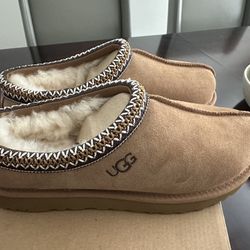Ugg  Tasman II  Size 9woman 