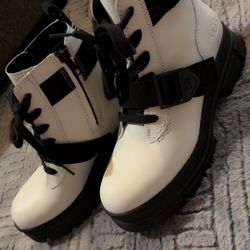 UGG Ashton Lace Up Boots