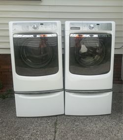 Maytag Maxima XL Front Load Washer & Electric Dryer Set with Pedestals