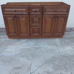 Vanity Cabinet Good Condition 