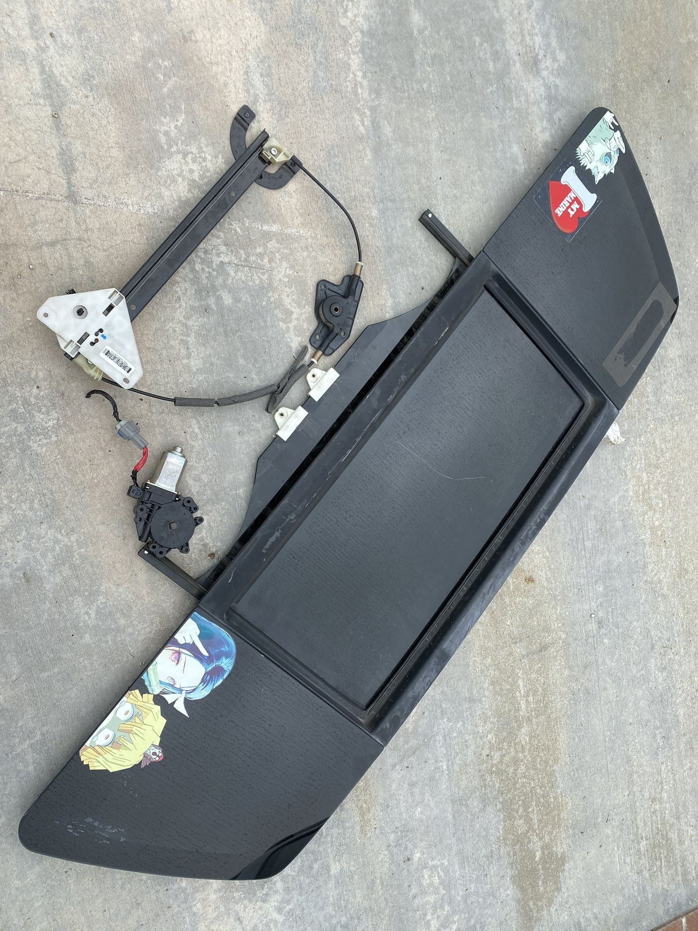 Nissan Titan Rear Window