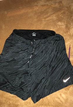 Men’s gray nike shorts