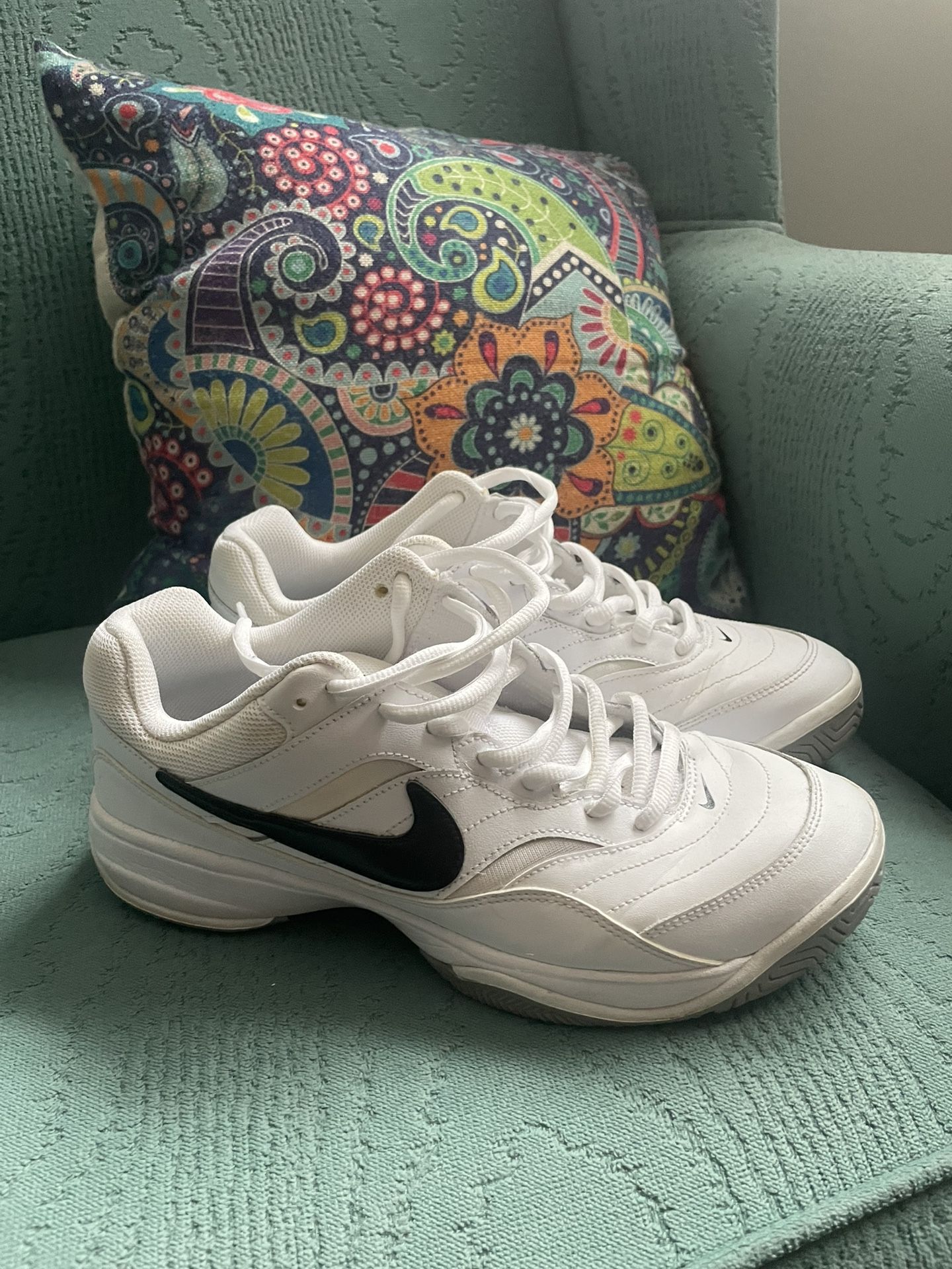 Simple Nike