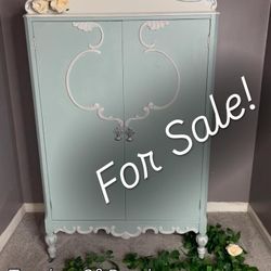 Vintage Wardrobe 