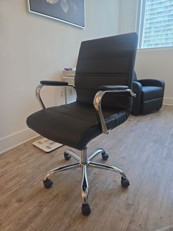 Desk chair