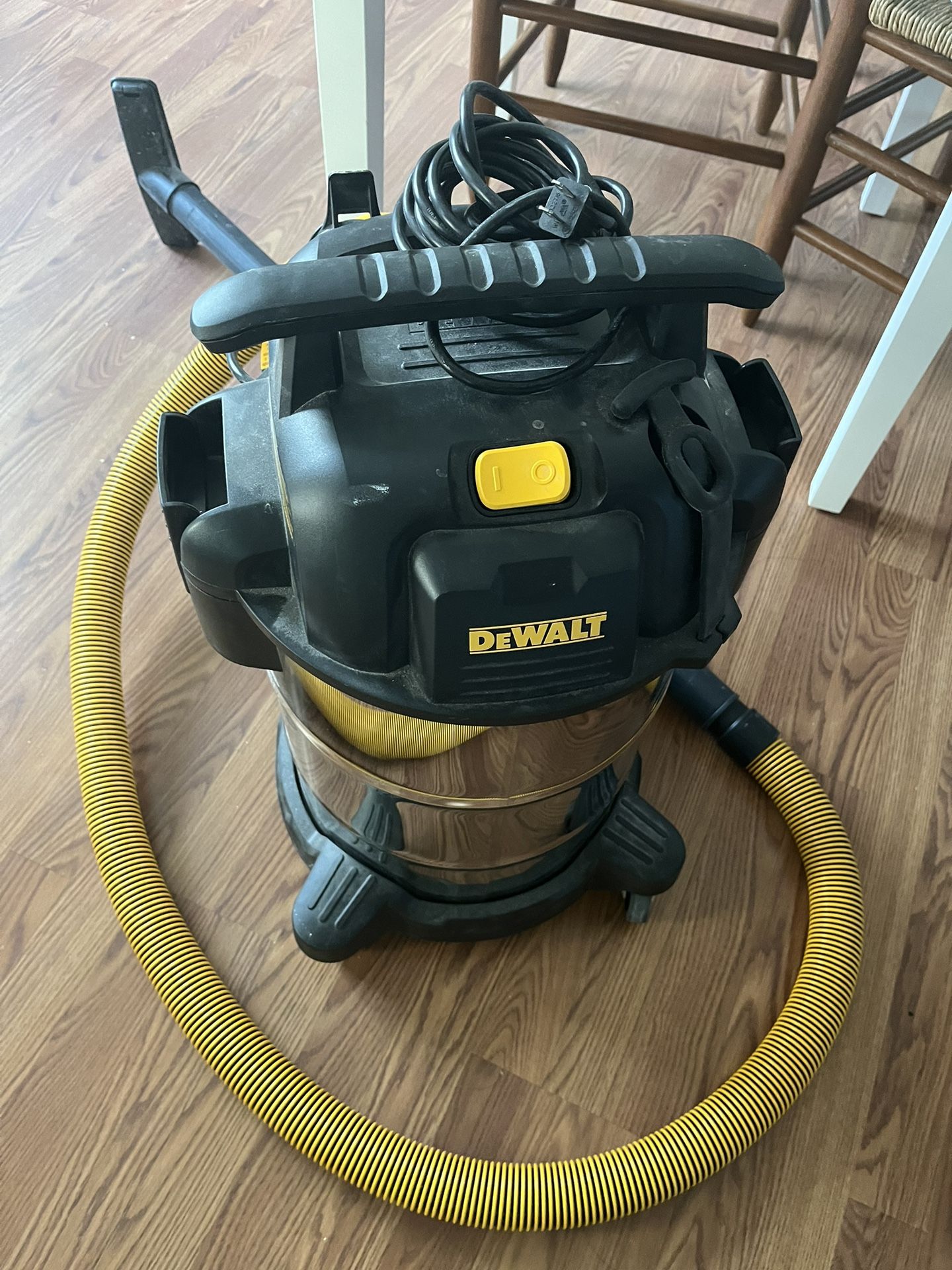 DEWALT DXV08SA 8 Gallon Wet/Dry Vaccum