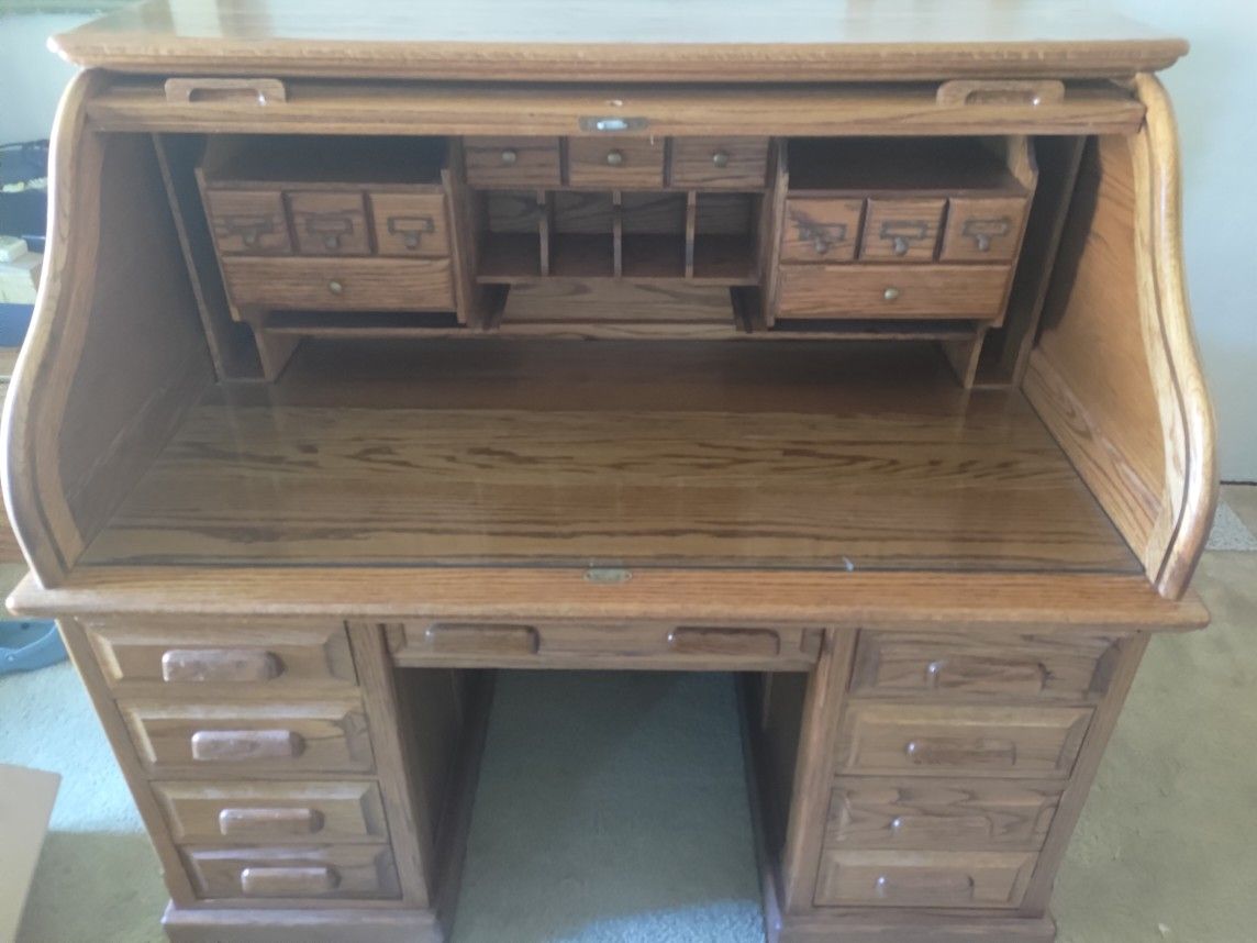 Wooden Rolling Desk