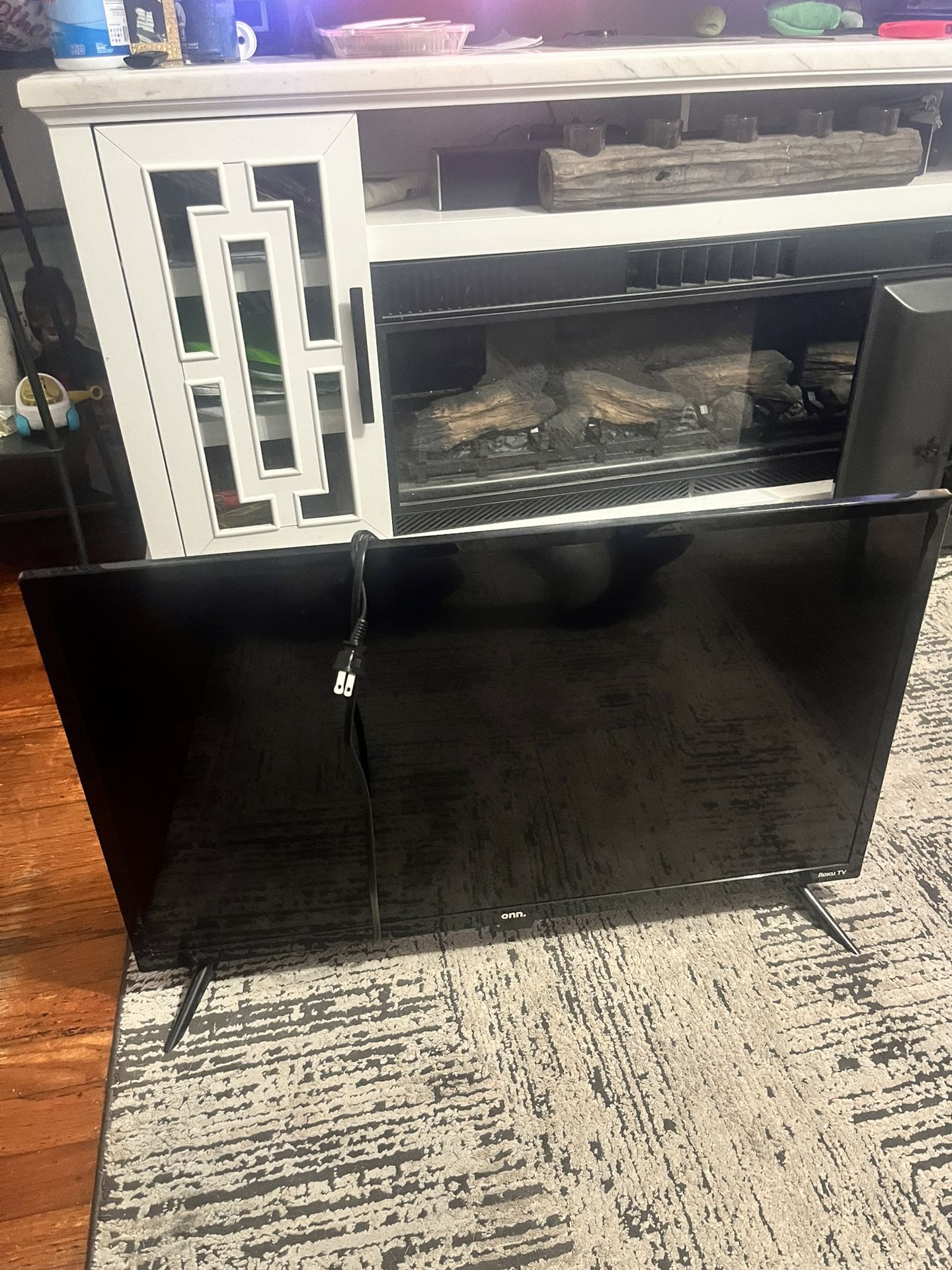 Onn 36” TV ROKU