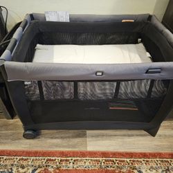 Chicco Lullaby Pack And Play With Changing Station