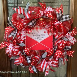 Beautiful Valentines Day Wreath