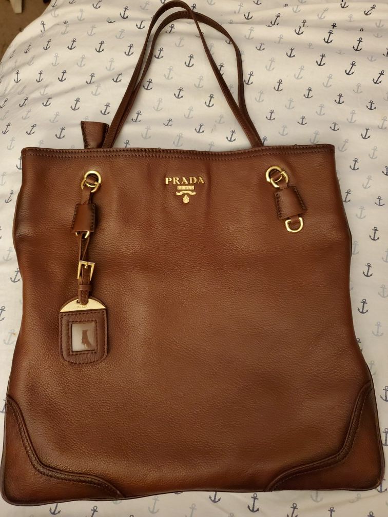 Med/large leather tote