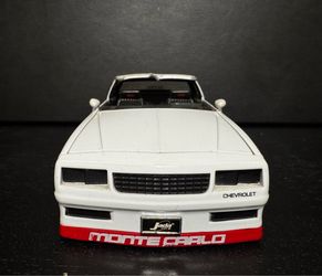 JADA - 1986 CHEVY MONTE CARLO 1:24