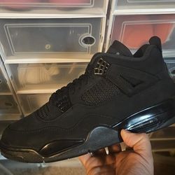 Black Cat Jordan 4 