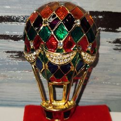 #2447, STUNNING RHINESTONE HOT BALLOON BROOCH. 2.5"IN