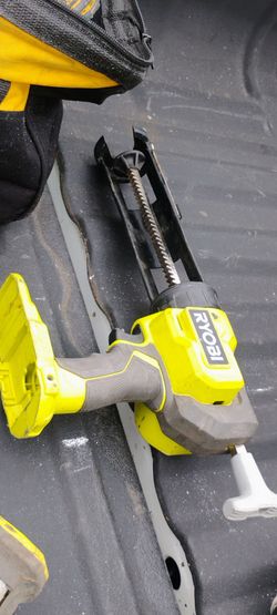 Ryobi caulking gun like new 50$