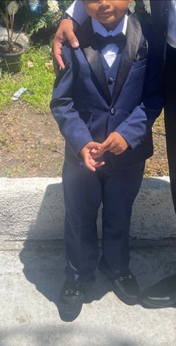Boys Navy Blue Tuxedo Suit Set (Size 5)