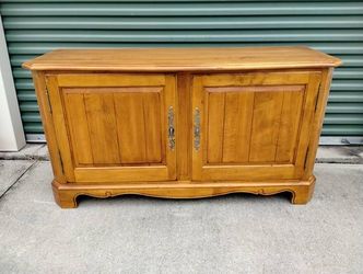 Beautiful Ethan Allen "Legacy" French Country Buffet - Like New! - $675