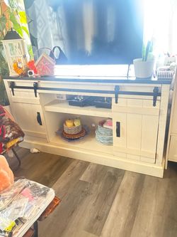 White TV entertainment Center